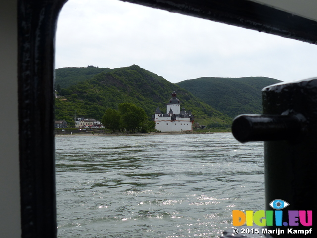 FZ017648 Pfalzgrafenstein Castle from ferry